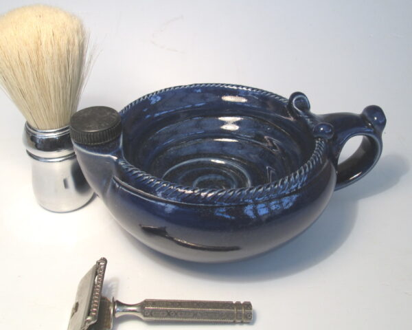 Shaving scuttle bowl with stopper